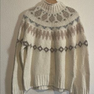 American Eagle Outfitters Cream and Brown Turtleneck Sweater
